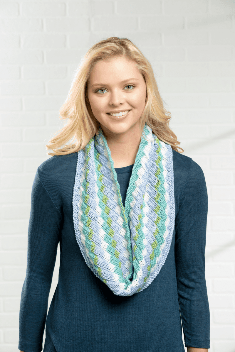 Luna Diagonal Rib Cowl1